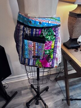 NWT Zand Amsterdam Snap Reversible Wrap Skirt Adjustable Medium Floral w Pouch